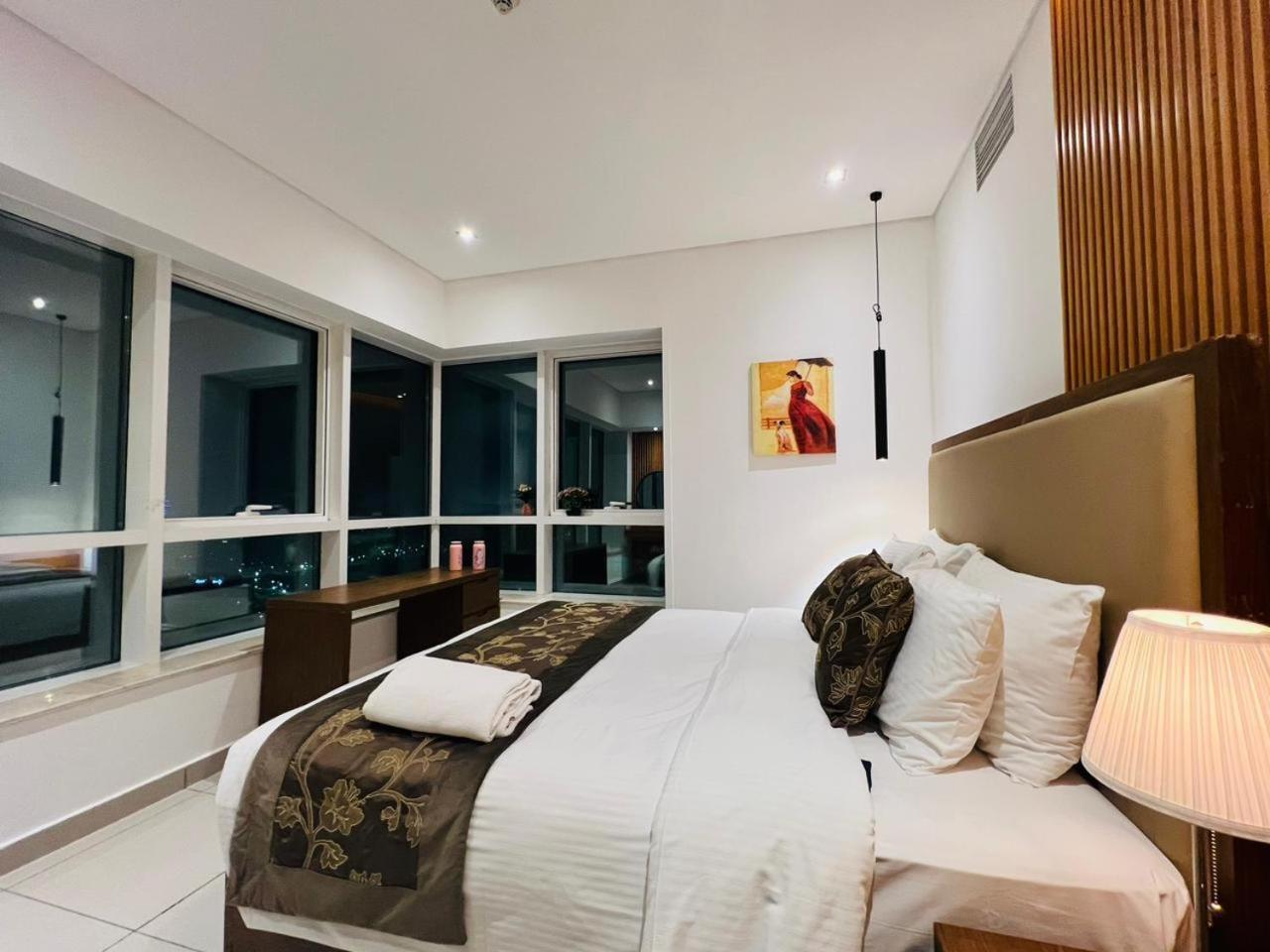 High Floor With City Skyline & Burj Khalifa View 3 Bedroom Unit Marina 두바이 외부 사진
